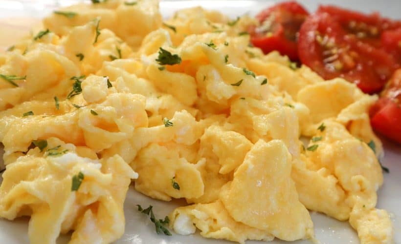 Scrambled eggs with tomato